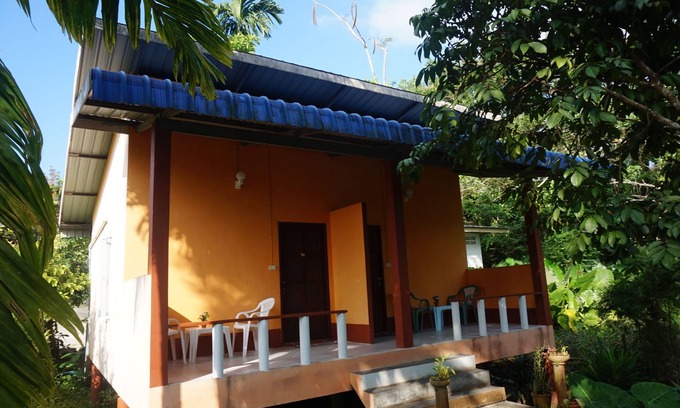 Khao Lak Hotel | Cozy Bangsak Hut - Guest Rated 8.8, Family-Friendly Stay