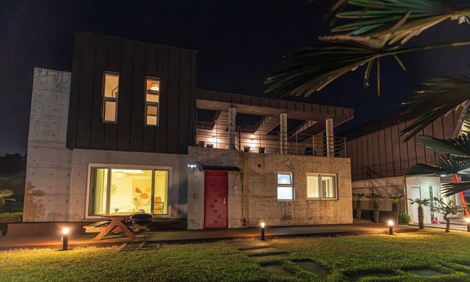 Jocheon House | Eco-Friendly Banhakeura Pension with Family Amenities