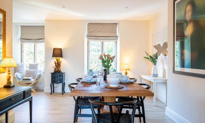Fairford House | Premier Family Retreat at Bank House - 4 Star Rated!