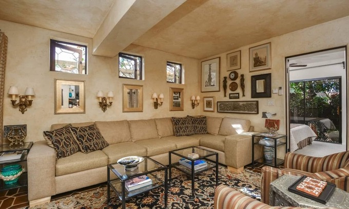 Park West House | Pet-Friendly Carriage House Near Balboa Park - 10/10 Rated