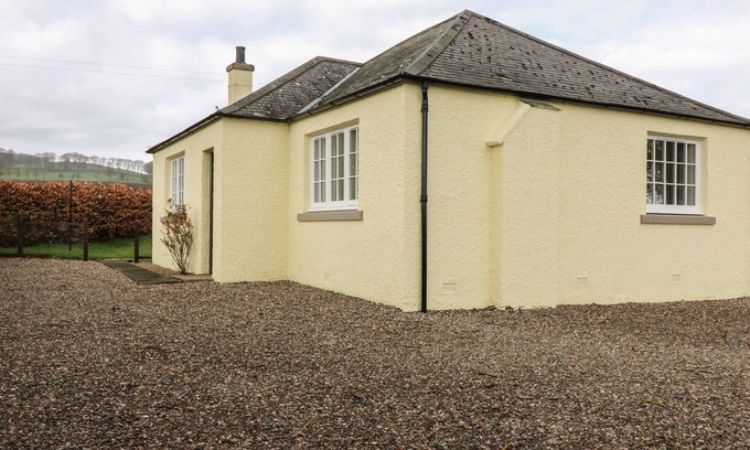 Forfar Cottage | Cozy Bankhead of Lour Bungalow: Pet-Friendly Retreat