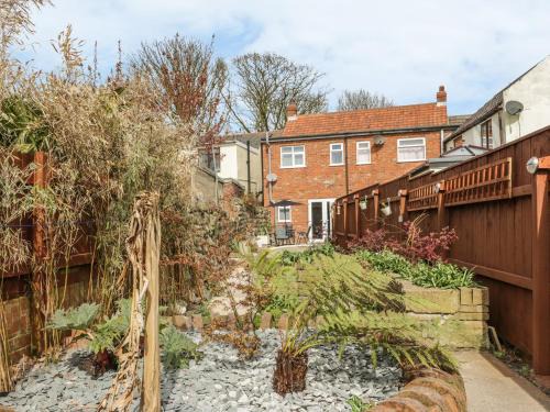 Easington House | Guest Favored Bankhouse: Pet-Friendly Retreat with a 9/10 Score