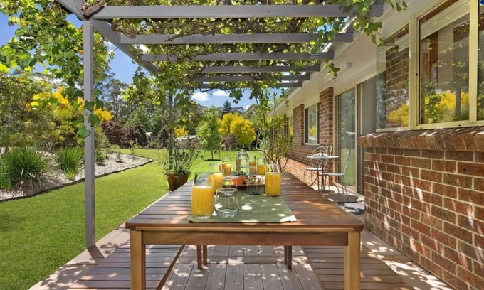 Tapitallee House | Modern Banksia Retreat Near Cambewarra Estate Winery