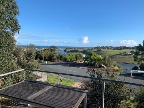 Lakes Entrance House | Pet-Friendly Retreat at Banksia Waters, Rated 9.2/10
