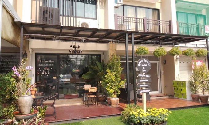 Chiang Rai House | Relax at Bann Tawan Hostel & Spa with Top Amenities