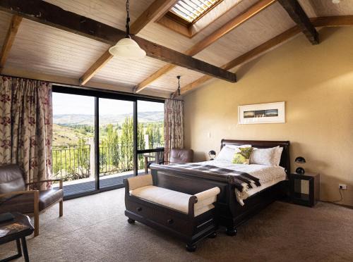 Bannockburn Bed & Breakfast | Top-Rated Bannockburn House with Free Breakfast & Accessibility