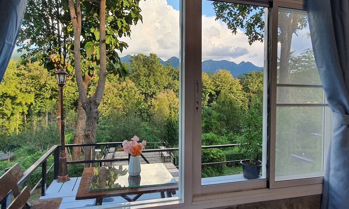 Mae Hong Son Hotel | Budget-Friendly Stay at Banphu Montalang Resort