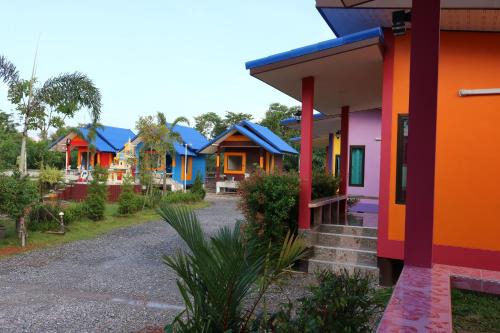 Thung Khwai Kin Hotel | Family-Friendly Banphu Resort with Pet Accommodations