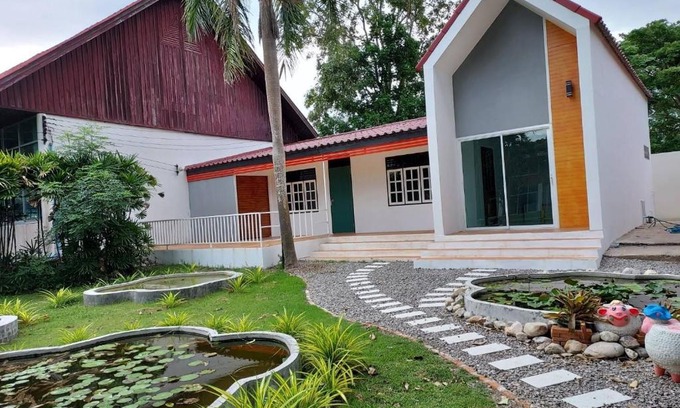 Nong Pan Chan Hotel | Discover Banrainaifun: A Budget-Friendly Retreat