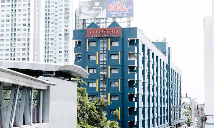 Bang Kra So Hotel | Discover Bansuay Rattanathibet: Family-Friendly Stay