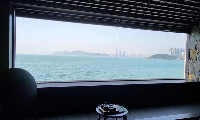 Haeundae House | Elegant Banwol Poolvilla with Hot Tub & Kitchen Access