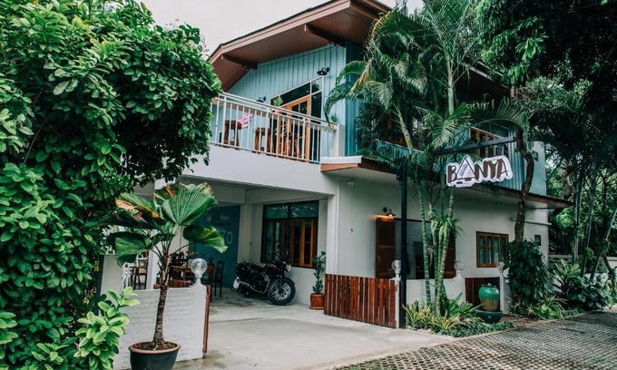 Prachuap Khiri Khan Bed & Breakfast | Family-Friendly Banya BnB in Prachuap Khiri Khan