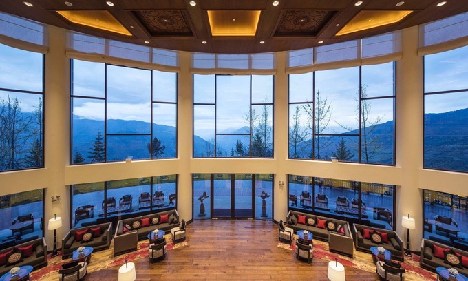Jiuzhaigou Hotel | Experience Banyan Tree Jiuzhaigou: 5-Star Spa Retreat
