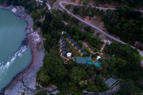 Sirala Resort | Discover Banyan By The Ganges: Pet-Friendly Retreat