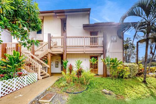 Nawiliwili Apartment | Family-Friendly Getaway at Banyan Harbor B18 with Pool