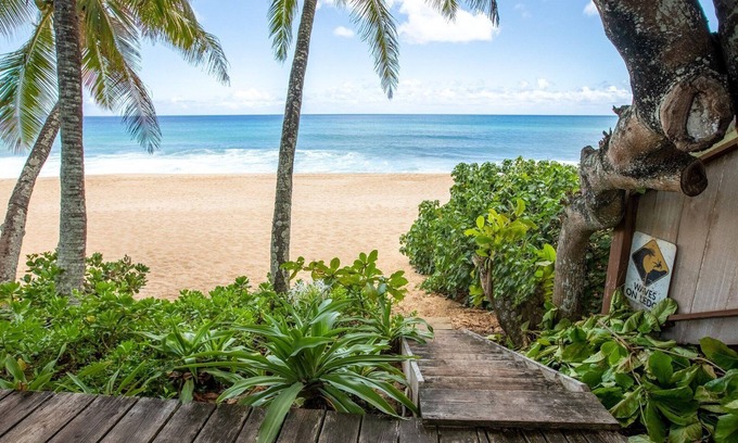 Waialee Apartment | Epic Beachfront Banzai Surf Escape with Ocean View