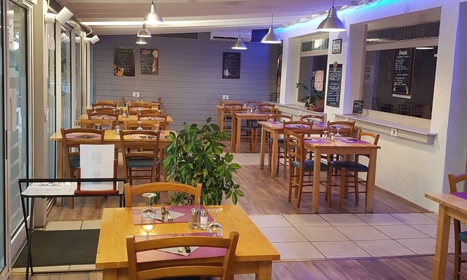 Beaumont-sur-Leze Hotel | Discover Bar Hôtel Restaurant le Sporting with Spa & Dining