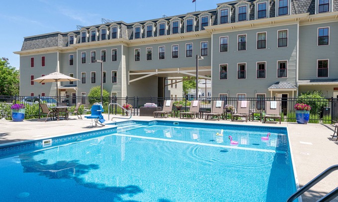 Bar Harbor Hotel | Bar Harbor Grand Hotel - Rated 9.6 with Pool & Spa