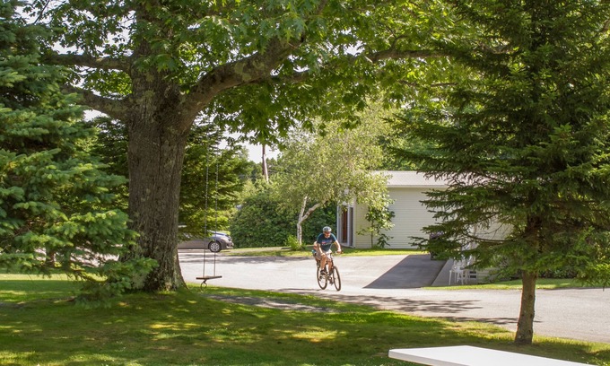 Bar Harbor Hotel | Top-Rated Bar Harbor Motel with Pool & Spa Amenities