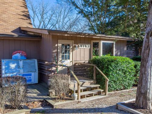 Branson West Resort | Discover Bar M Resort & Campground - Oceanfront Family Fun