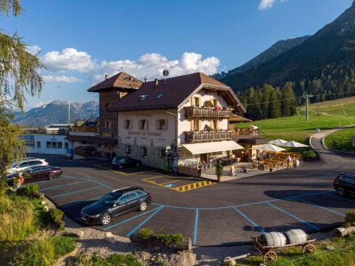 Vigo di Fassa Bed & Breakfast | Family-Friendly Dining at Bar-Restaurant-Pizzeria Antermont