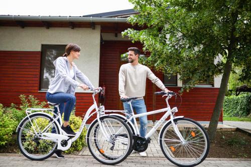 Tiszakecske Apartment | Relax at Barack Thermal & Natura Apartments with Spa Amenities