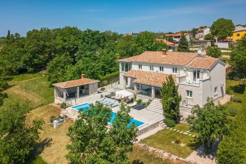 Jadruhi Villa | Discover Comfort at Barbara: Family-Friendly with Pool