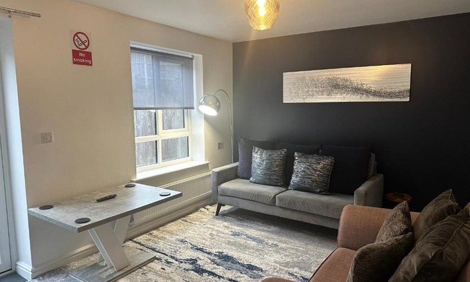 Hoyland House | Discover Barber House, Hoyland - Rated 9.8 & Family-Friendly