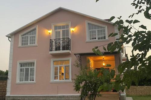 Qax Villa | Discover Barbie's House: A Unique Travel Experience