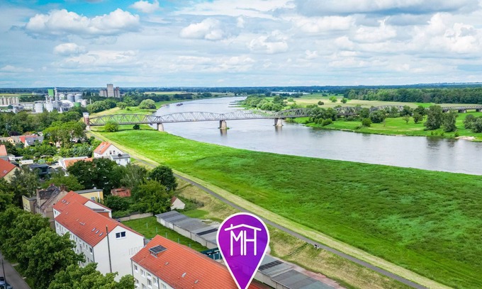 Barby Apartment | Barby apartment with Elbe view & balcony on the Elbe-Saale Cycle Path