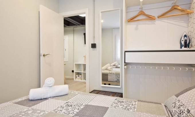 Collblanc y La Torrassa Apartment | Modern Barcelona Apartment Steps from FCB Camp Nou