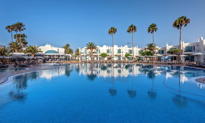 Corralejo Hotel | Discover Barceló Corralejo Sands: 4-Star Resort with Pool