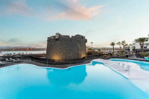 Caleta de Fuste Hotel | Oceanfront Barceló Fuerteventura Castillo - Family-Friendly Stay
