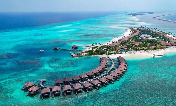 Dhidhoofinolhu Island Hotel | Experience Barceló Whale Lagoon Maldives: 5-Star Oceanfront Bliss