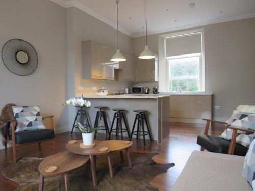 Kelso Apartment | Barclay House: Family-Friendly Retreat with a 9.4 Rating