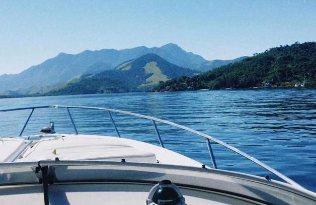 Monsuaba Boat Rental | Discover a Pet-Friendly Boat Rental in Angra dos Reis