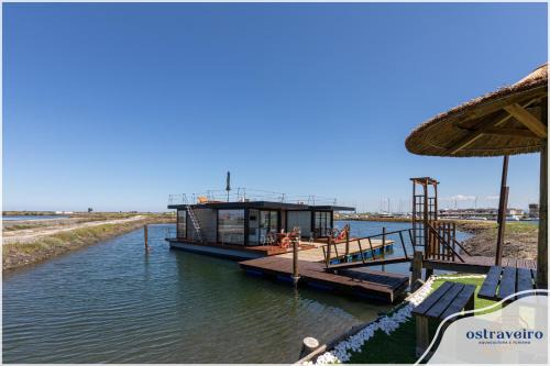 Aveiro Boat Rental | Discover Barcos Casa OstrAveiro: Pet-Friendly Oceanfront Escape