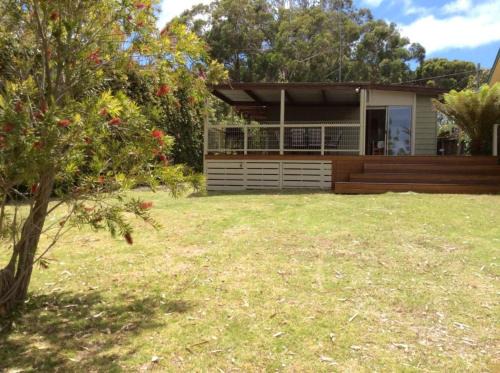Skenes Creek House | Cozy Bardham: Family-Friendly Retreat with Fireplace