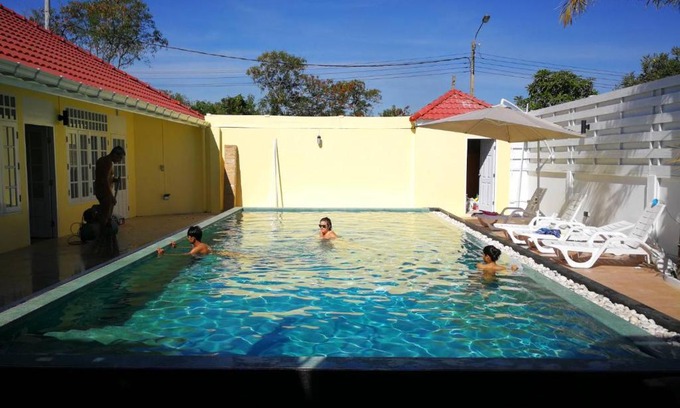 Chorakhe Bua House | Discover Barefeet Naturist Resort: Family-Friendly Getaway