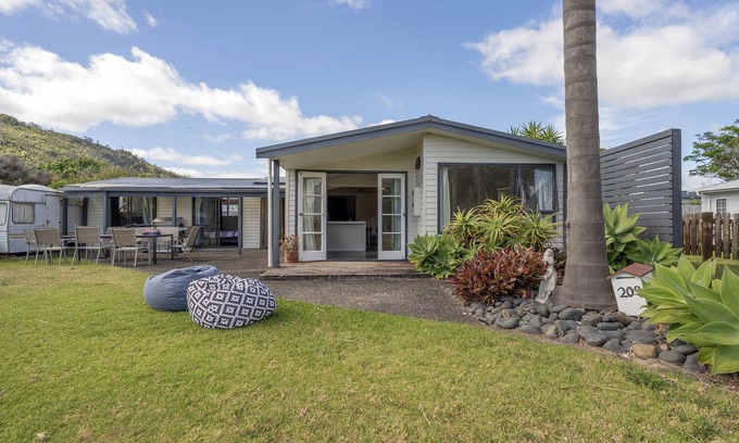 Matarangi House | Pet-Friendly Retreat at Barefoot Daze - Matarangi Home