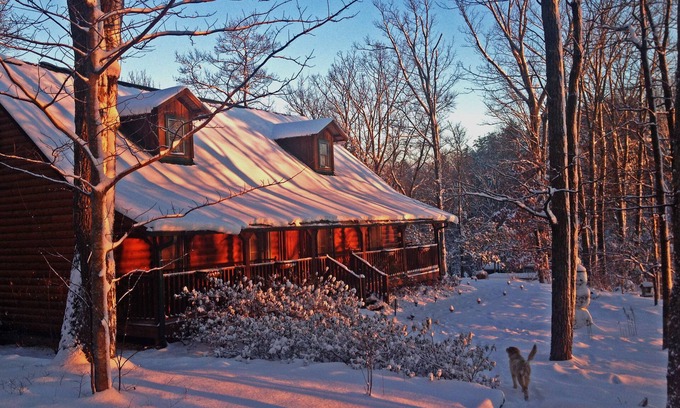 Dahlonega Hotel | Inviting Barefoot Hills: Family-Friendly Stay with Breakfast