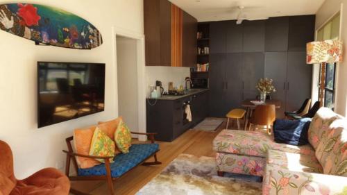 Pearl Beach House | Family-Friendly Barefoot at Pearl Beach with Free Wifi