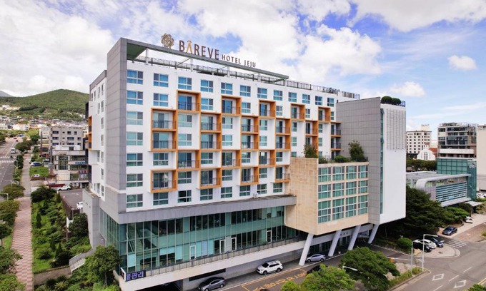 Gangjeong-dong Hotel | Discover Bareve Hotel: 4-Star Stay with Family-Friendly Amenities