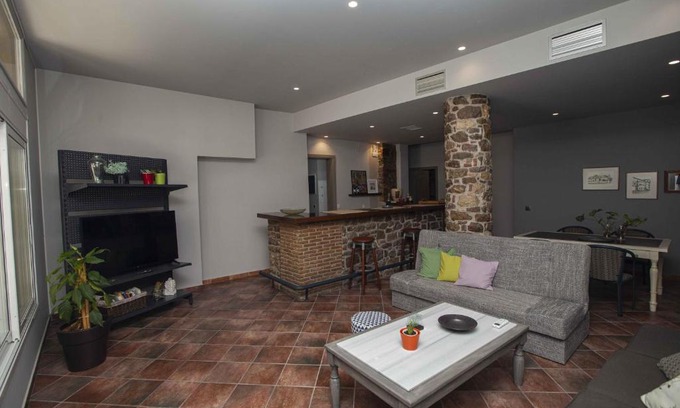 Agios Adrianos House | Exceptional Barhouse: Family-Friendly Stay with Top Ratings