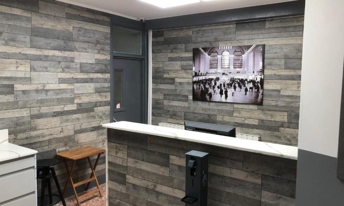 Barking Bed & Breakfast | Eco-Friendly Barking Park Hotel with Family Amenities