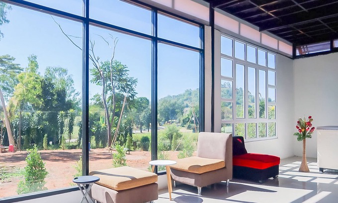 Khao Kho Hotel | Barlan View Khaokho: Family-Friendly Retreat with Restaurant