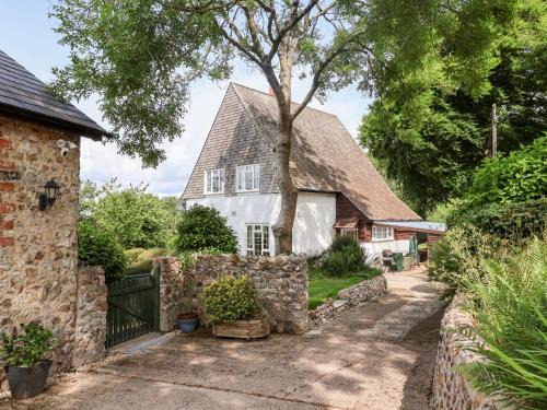 Bridport House | Experience Barn Close Farm: 4-Star Family-Friendly Retreat