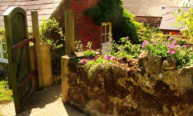 Sandown Cottage | Discover Barn Cottage at The Garlic Farm - Ideal for Families