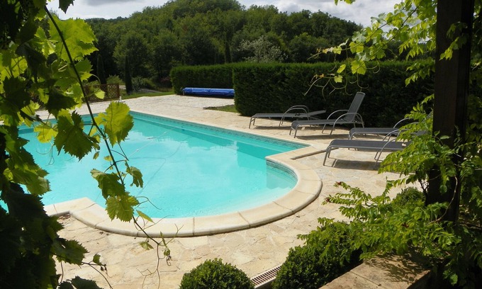 Sainte-Juliette House | Discover a Cozy Barn for 8 with Pool & Spa Amenities