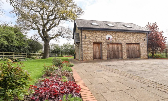 Market Rasen Cottage | Cozy Barn Owl Annex with Garden & Kitchen in Bardney